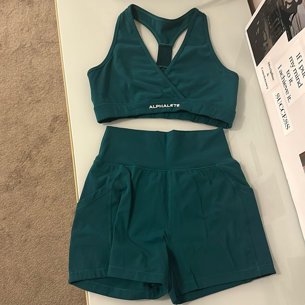 Alphalete Short and Surface Wrap Bra set in Teal